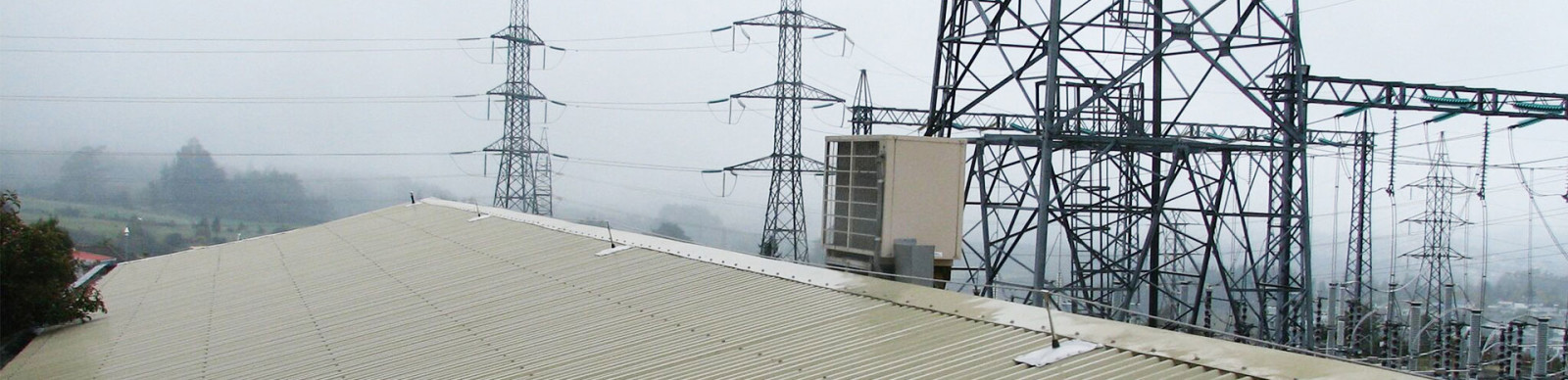 Commercial Building steel roof with static line for safe roof access in Newcastle, Sydney, Central Coast and Wollongong.